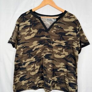 SHEIN Curvy Camo V Neck Top 2XL Short Sleeve Casual Army Green Tee